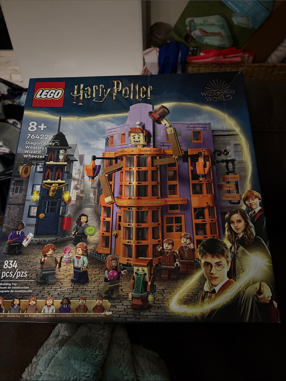 LEGO Harry Potter Orange Weasleys' Wizard Wheezes Shop Building Set